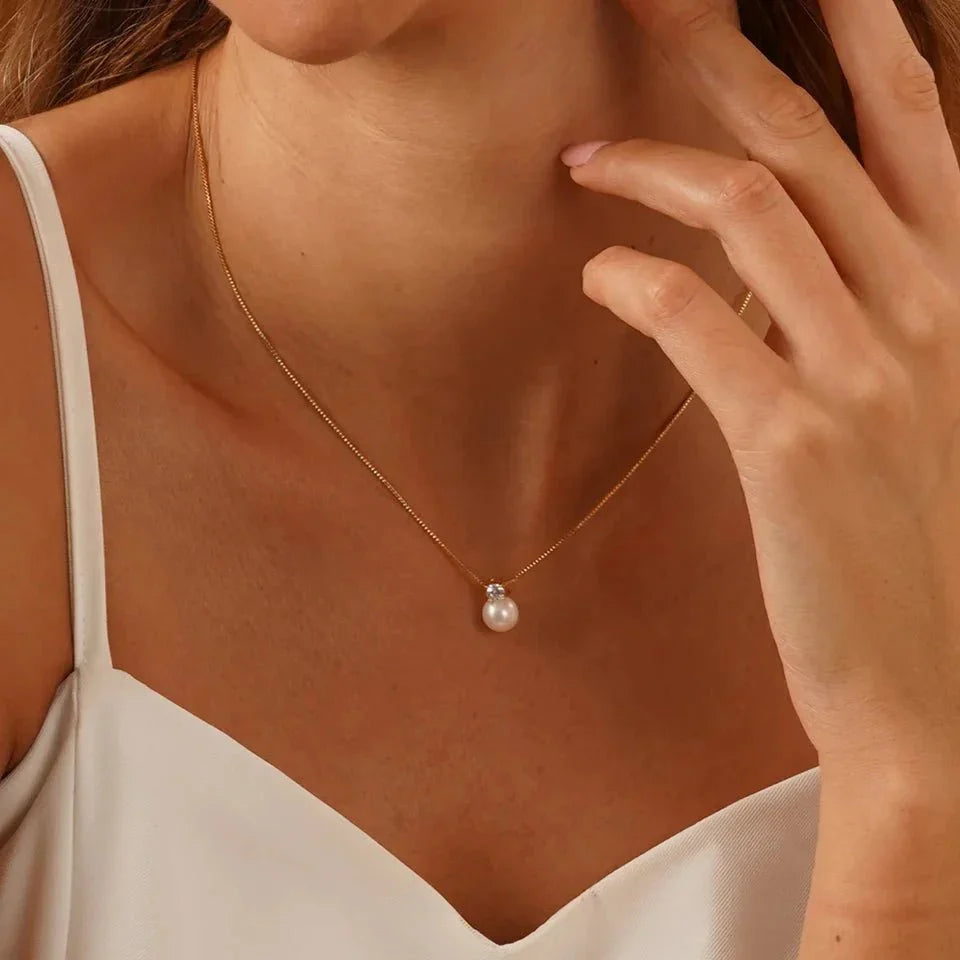 MADELEINE PEARL PENDANT