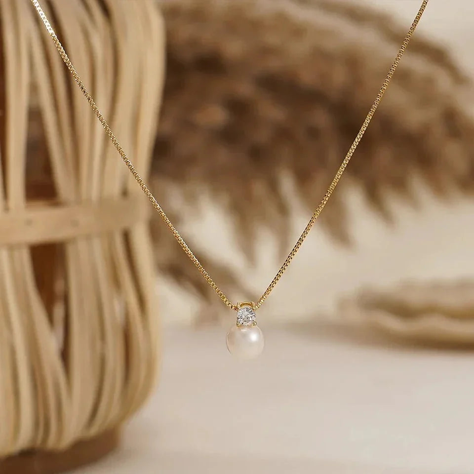 MADELEINE PEARL PENDANT