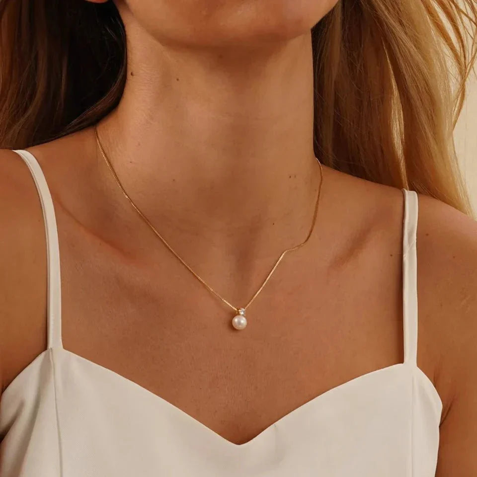 MADELEINE PEARL PENDANT